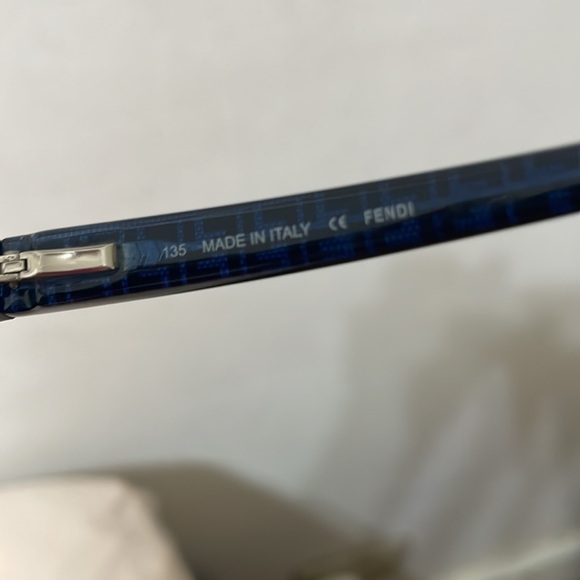 Beautiful  Fendi prescription eye glasses frame - Picture 6 of 6